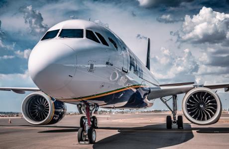 Ein Airbus A320 von vorne.