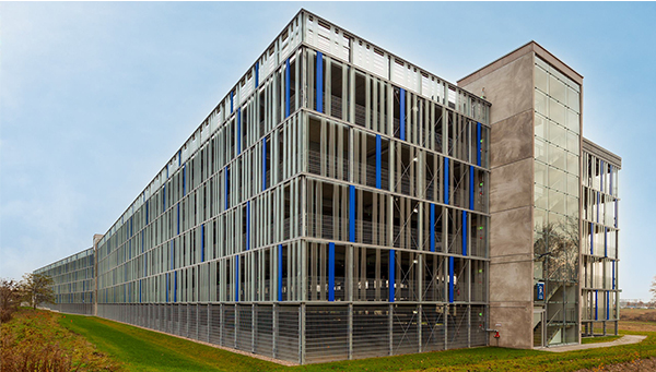 Außenansicht Parkhaus in Berlin von Easy Airport Parking