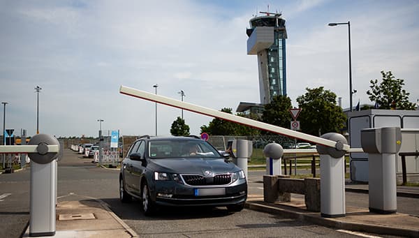 Einfahrt zum Parkplatz in Nürnberg